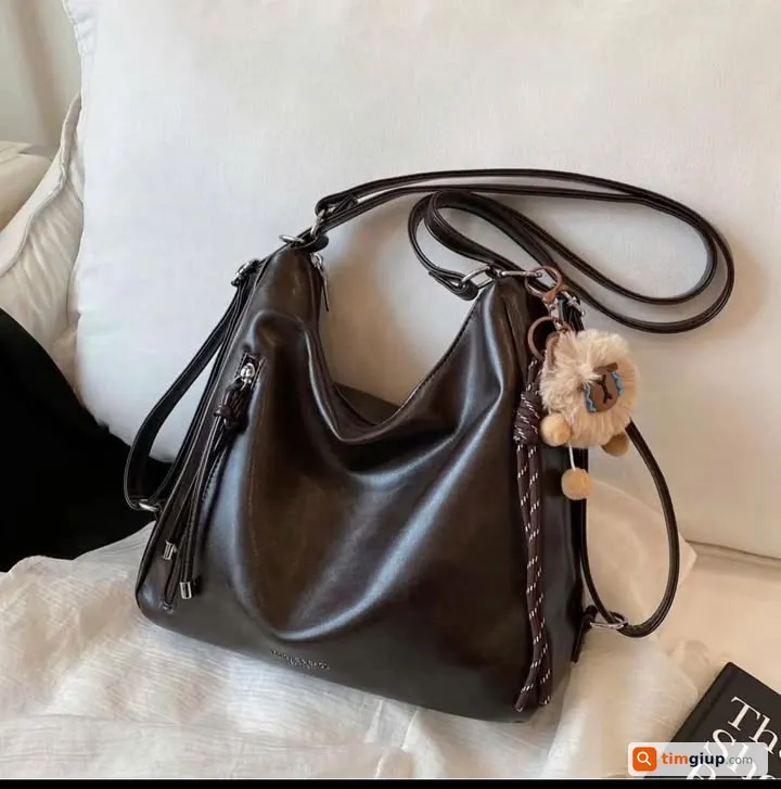 Tìm túi xách và ví giấy tờ của Nguyễn Thị Ngọc tại Hà Nội