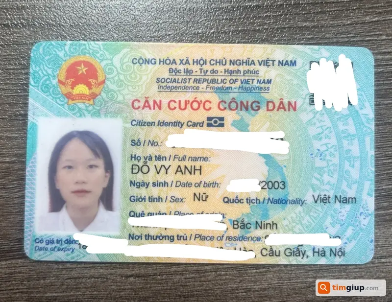 Tìm ví da trắng kem của Đỗ Vy Anh rơi tại Hà Nội, mất giấy tờ tùy thân