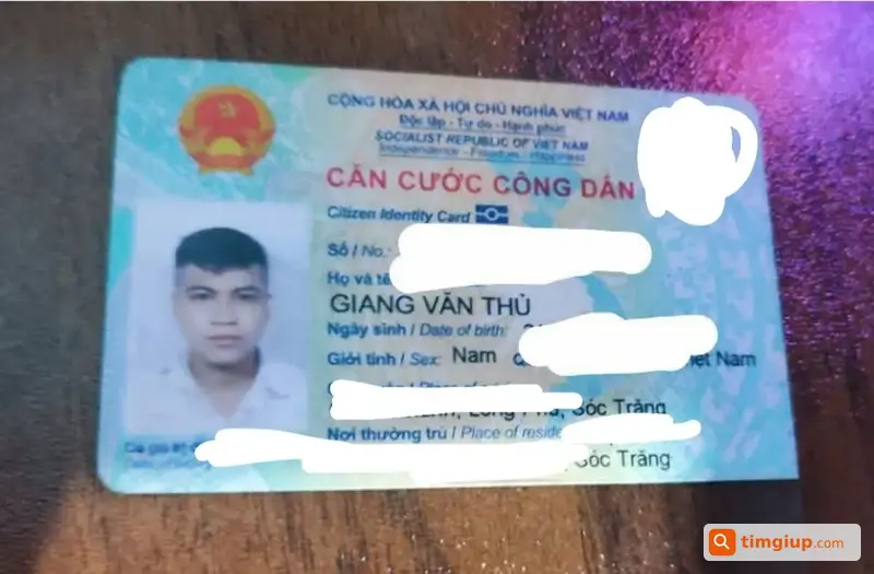 Ví Giấy Tờ Màu Đen Rơi Trên Đường Tam An Về Bưng Muôn