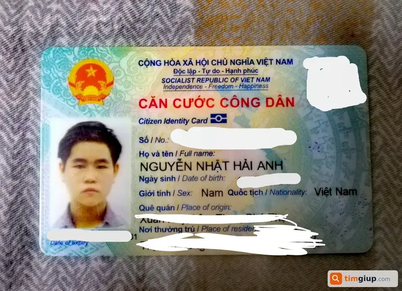 Tìm ví màu nâu và giấy tờ tên Nguyễn Nhật Hải Anh