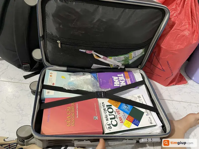 Tìm vali bị cầm nhầm tại bến xe Thành Công, Thủ Đức, TP.HCM