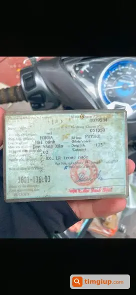 Tìm Ví Có Giấy Tờ Đánh Rơi Tại Trung Tâm Hà Nội