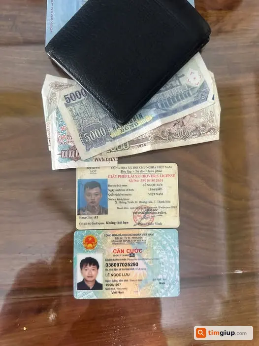 Nhặt Được Ví Dọc Đường, Nhận Lại Tại Cổng Máy Gạch Sơn Trang