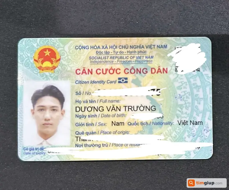 Tìm ví màu đỏ thẫm và giấy tờ của anh Dương Văn Trường