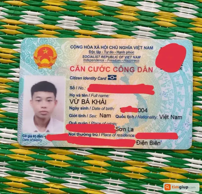 Tìm ví màu nâu chứa giấy tờ của Vừ Bả Khải tại khu vực Đại học Công nghiệp Hà Nội