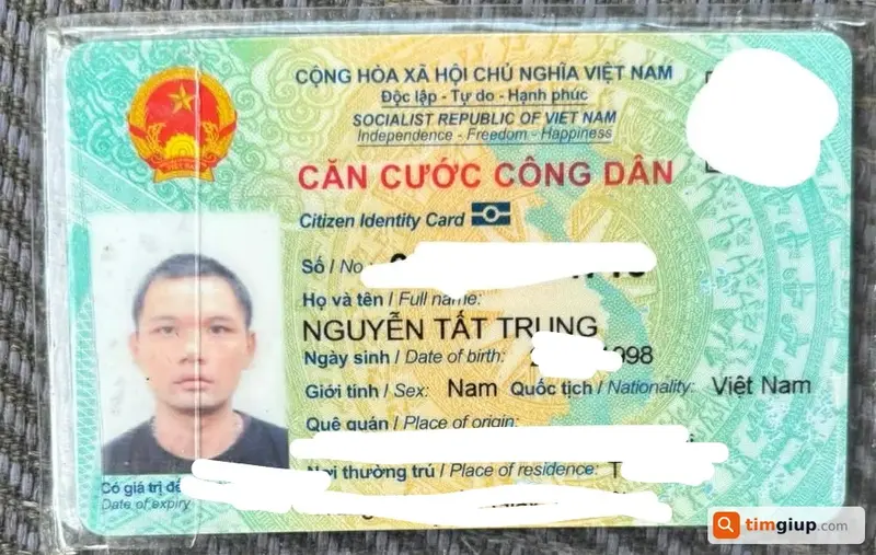 Tìm túi đeo chéo nam màu đen của Nguyễn Tất Trung tại Hà Nội