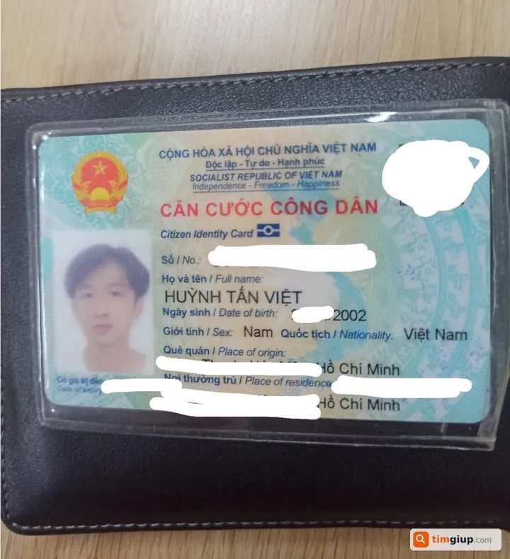 Tìm ví và giấy tờ tùy thân của anh Huỳnh Tấn Việt tại Hóc Môn, TP.HCM