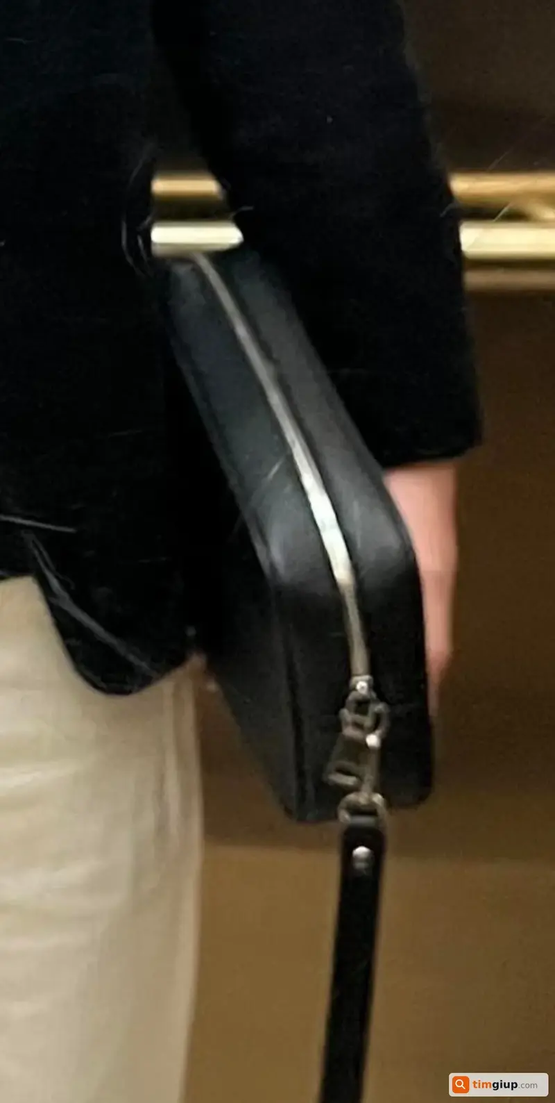 Tìm ví cầm tay đánh rơi của anh Đinh Công Thành tại Linh Đàm, Hà Nội