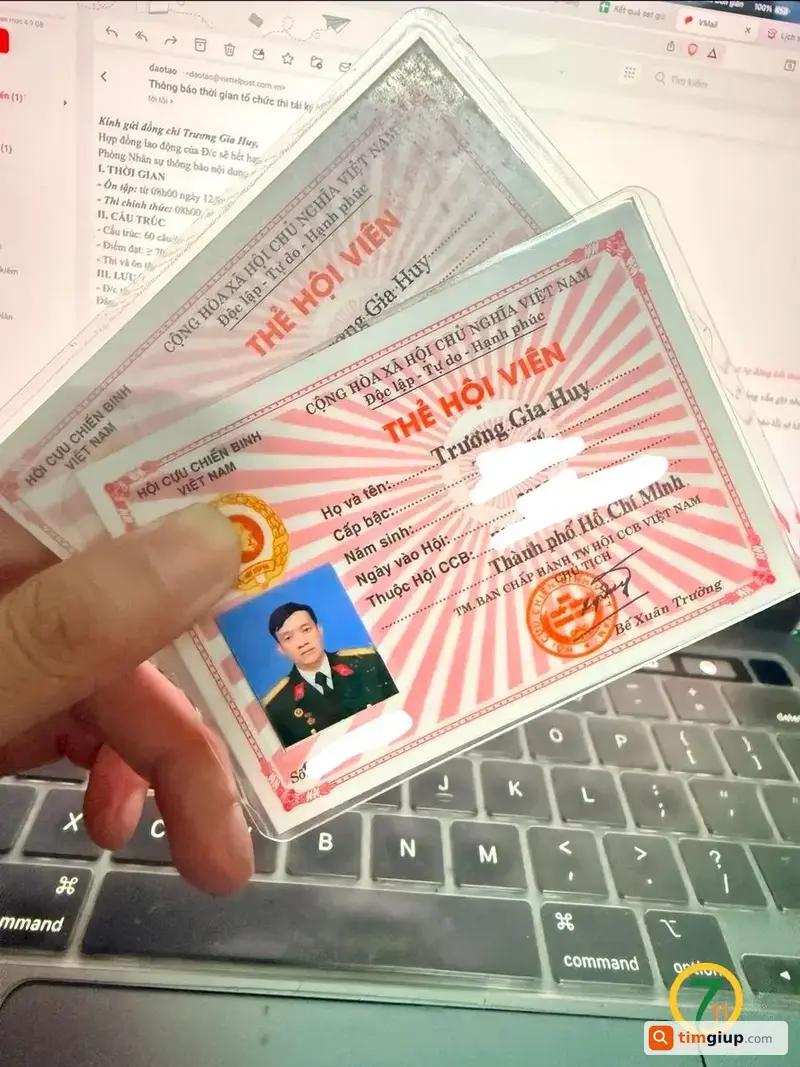 Tìm Ví Da Đen Cùng Giấy Tờ Tên Trương Gia Huy Tại Tp.hcm