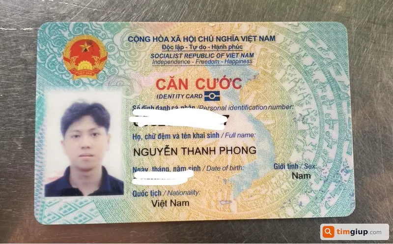Tìm ví da màu đen chứa giấy tờ của Nguyễn Thanh Phong tại Nha Trang
