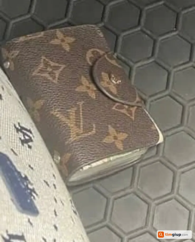 Tìm ví đánh rơi tên Lê Thị Lan Chi tại Hà Nội