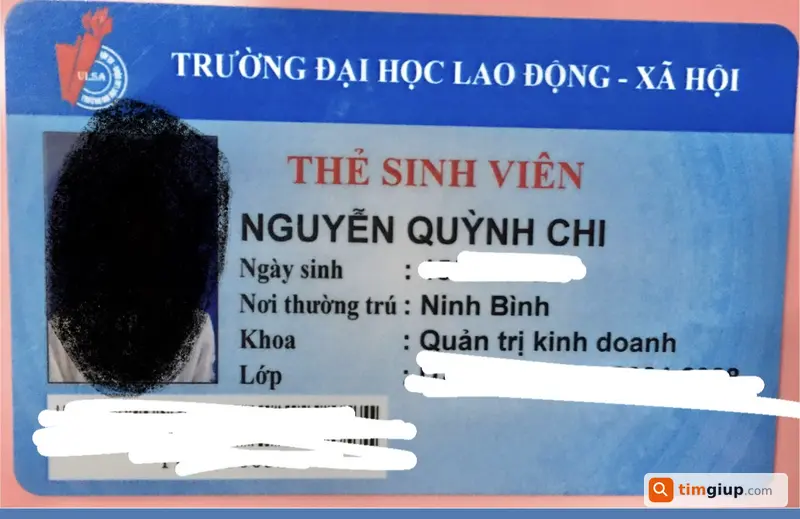 Tìm ví màu xanh biển cùng giấy tờ tại Hà Nội