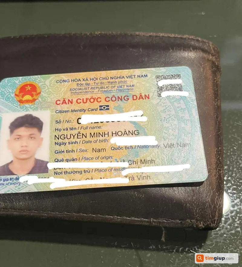 Mất ví màu nâu chứa giấy tờ tên Nguyễn Minh Hoàng