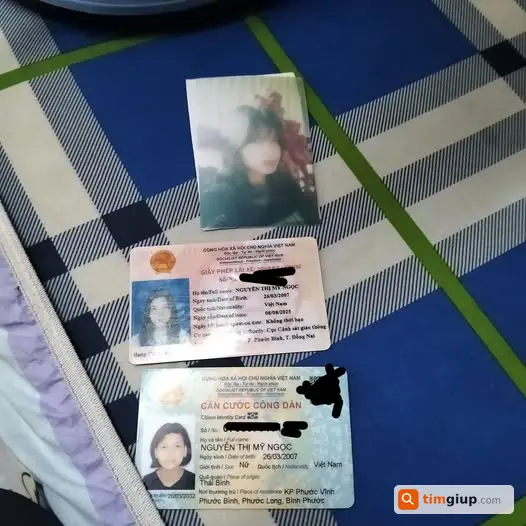 Nhặt được ví màu đen tại đường Đỗ Xuân Hợp, Quận 9, TP.HCM