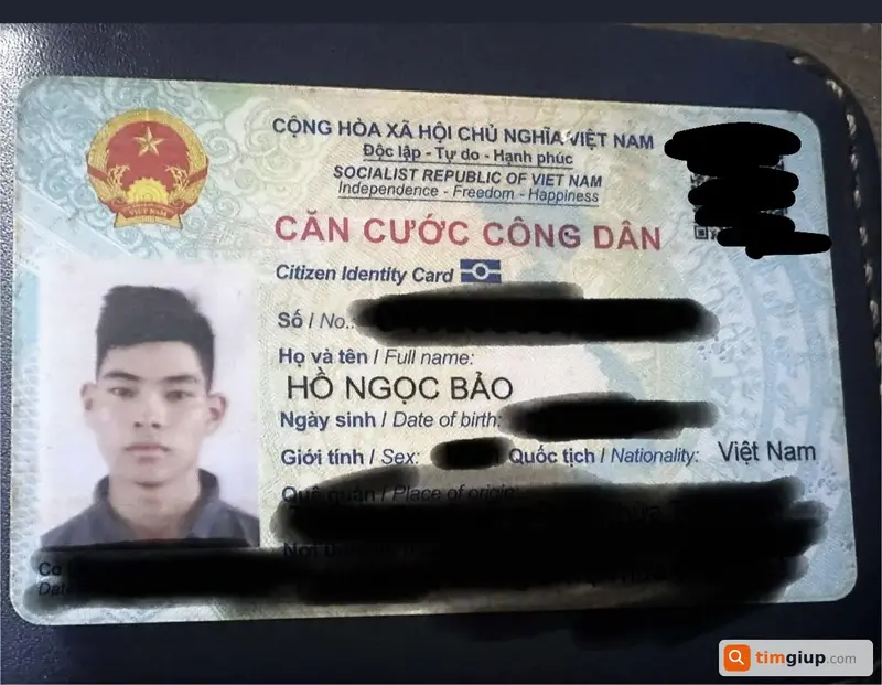 Tìm ví màu xanh navi của bạn Hồ Bảo Ngọc tại Đà Nẵng