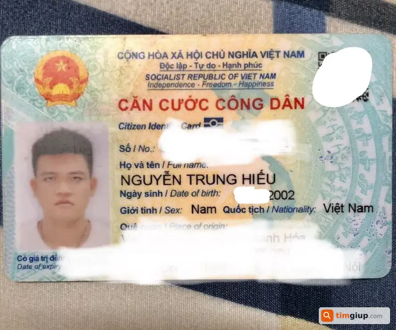 Tìm ví da đen cùng giấy tờ tên Nguyễn Trung Hiếu tại Hoàn Kiếm