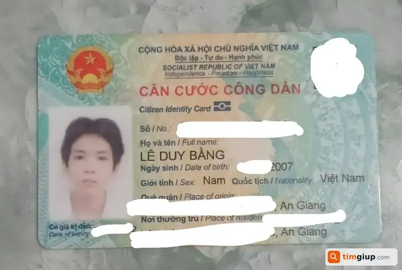 Tìm ví và giấy tờ tùy thân của Lê Duy Bằng tại khu vực Vạn Hạnh Mall