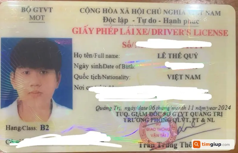 Tìm ví và giấy tờ mang tên Lê Thế Quý tại Huế