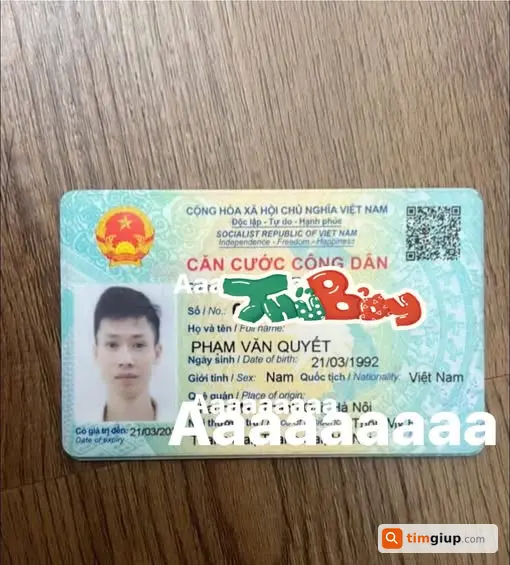 Mất ví màu xanh dương chứa giấy tờ mang tên Phạm Văn Quyết