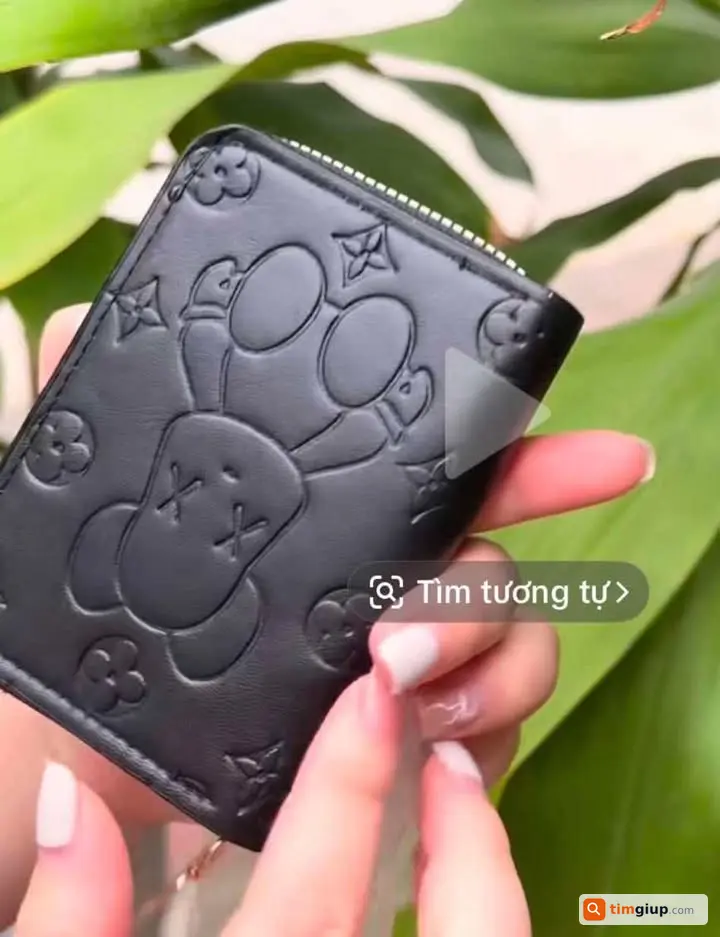 Tìm ví tiền màu đen và giấy tờ rơi tại Quận 3, TP.HCM