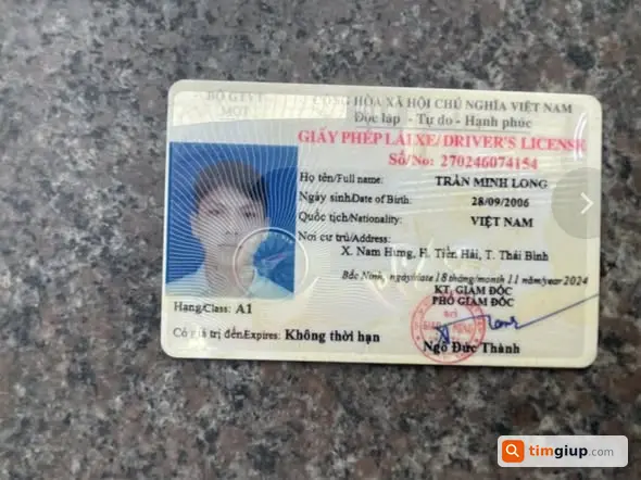 Tìm ví rơi tại Bến xe Nước Ngầm, có giấy tờ xe và bằng lái xe