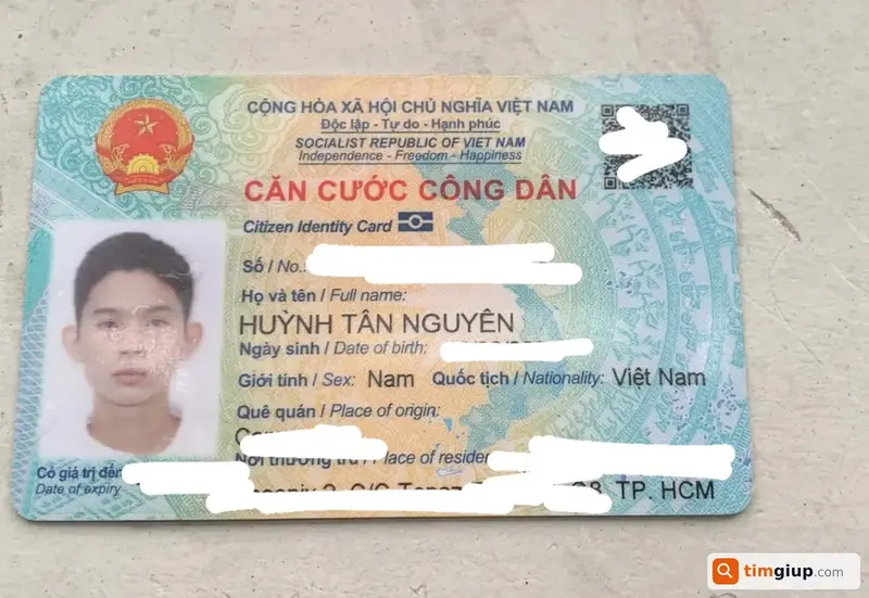 Tìm ví tiền thất lạc của anh Huỳnh Tân Nguyên tại Quận 4, TP.HCM
