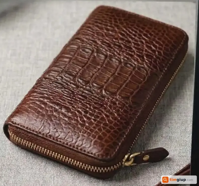 Tìm ví da cá sấu đánh rơi tên Phạm Văn Thưởng tại Hà Nội