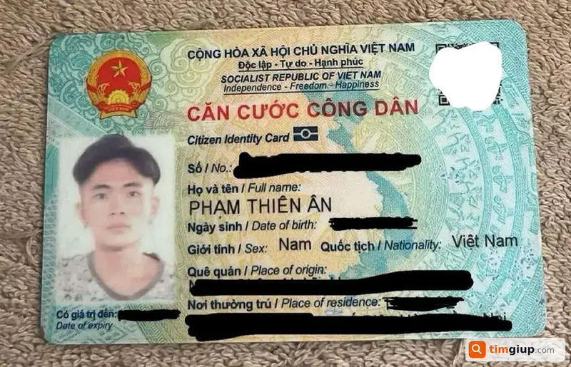 Tìm túi đeo chéo và ví giấy tờ tên Phạm Thiên Ân tại TP. Đà Lạt