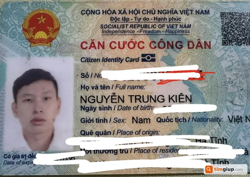 Tìm ví màu đen đánh rơi tại CGV Sense City Ninh Kiều, Cần Thơ