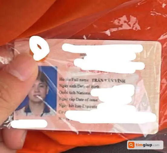 Tìm bằng lái xe mang tên Trần Văn Vinh rơi tại Hà Nội