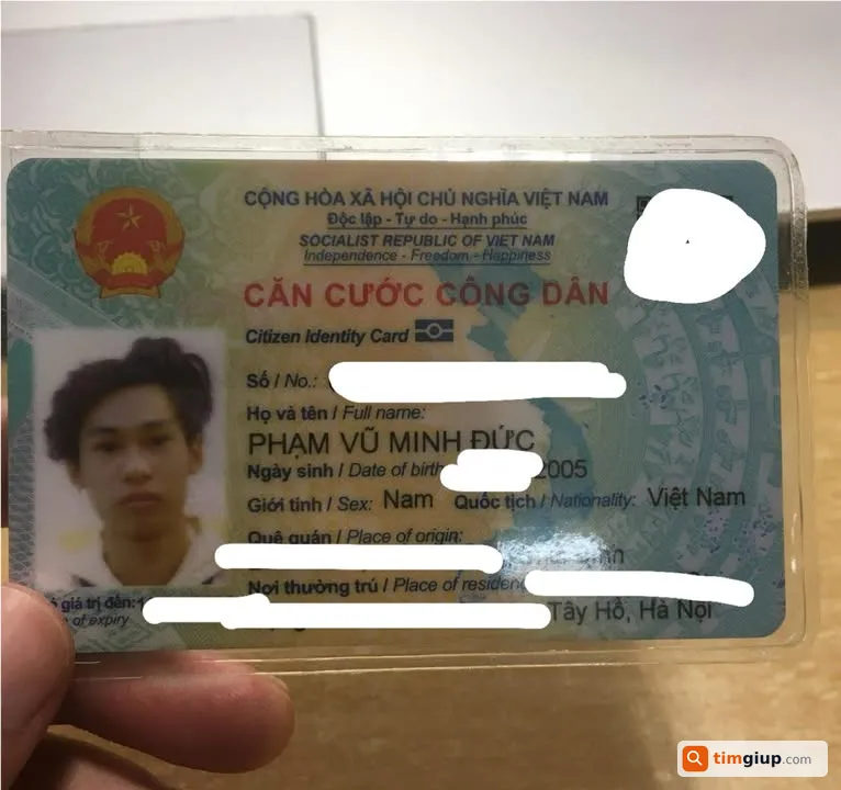Tìm ví và giấy tờ tùy thân của Phạm Vũ Minh Đức tại Quận Tây Hồ, Hà Nội