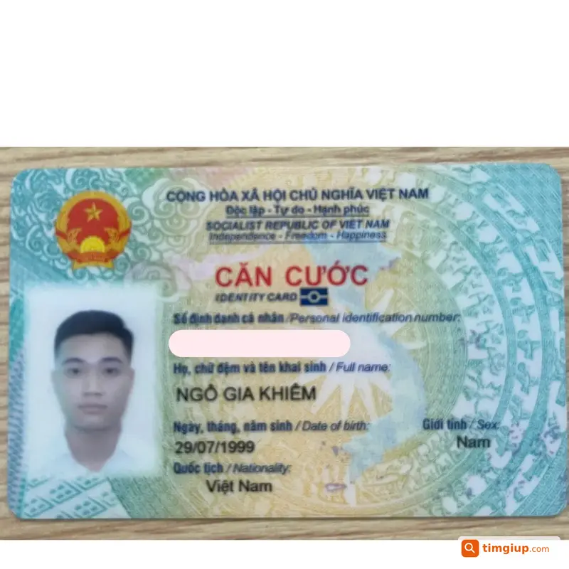 Ví Màu Đen Cũ Trong Đó Có Giấy Tờ
