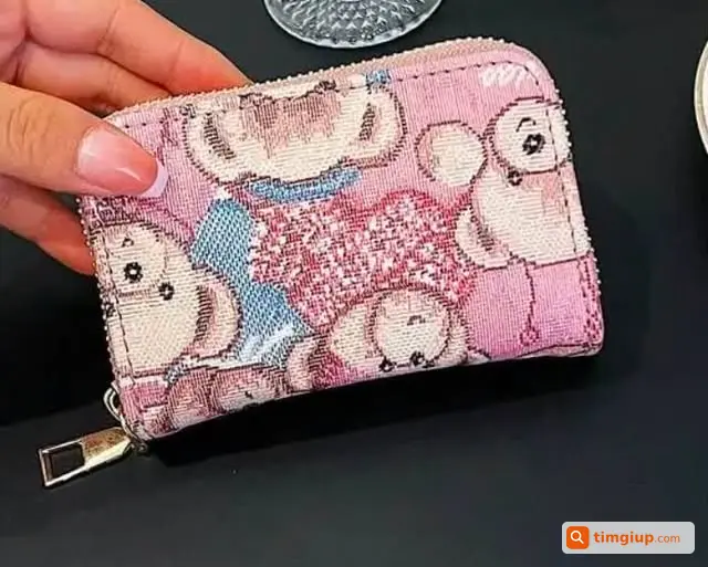 Ví Hồng Hình Gấu Kèm Cccd Tên Nguyễn Thị Doanh Nghiệp