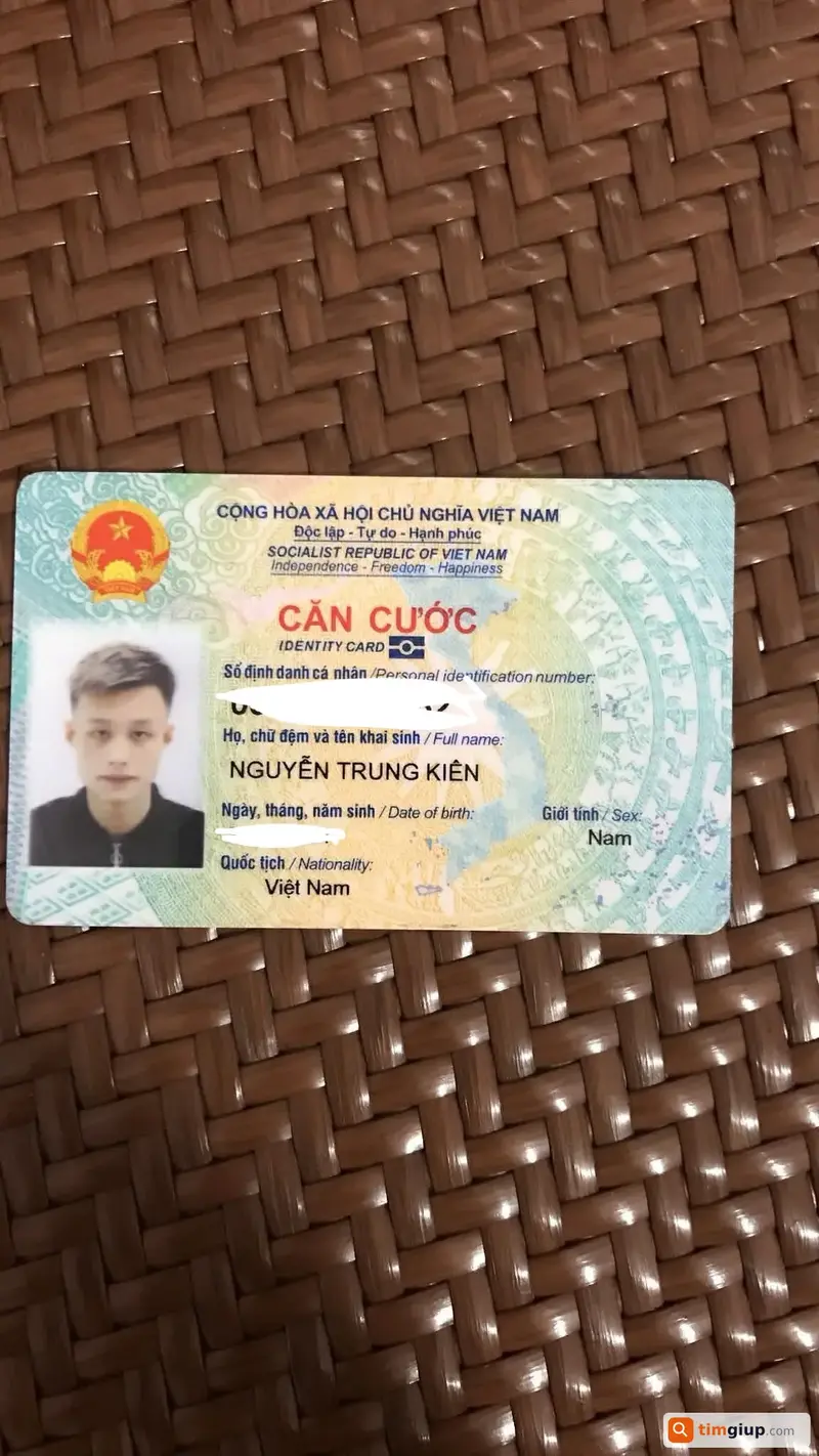 Tìm ví và giấy tờ tùy thân tên Nguyễn Trung Kiên