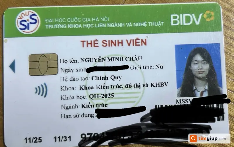Tìm ví màu hồng rơi ở Hà Nội
