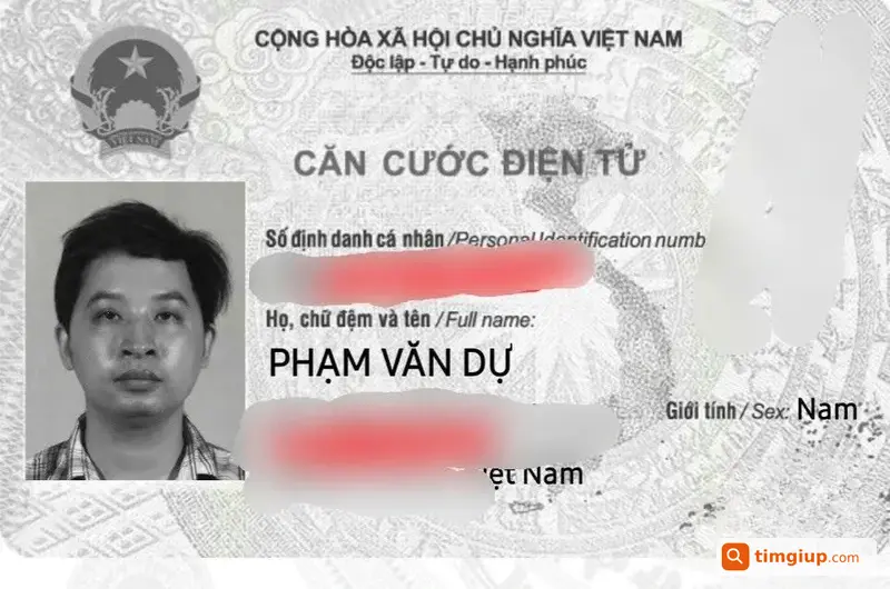 Ví Da Nâu Chứa Giấy Tờ Phạm Văn Dự Rơi Trên Taxi Grab Đà Nẵng