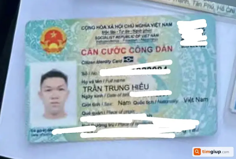 Tìm ví màu đen đánh rơi tại Công viên Landmark, TP. Hồ Chí Minh