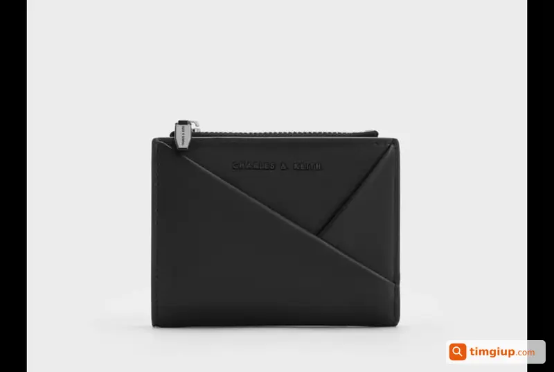 Ví Charles & Keith Màu Đen Thất Lạc Tại Sân Bay Tân Sơn Nhất