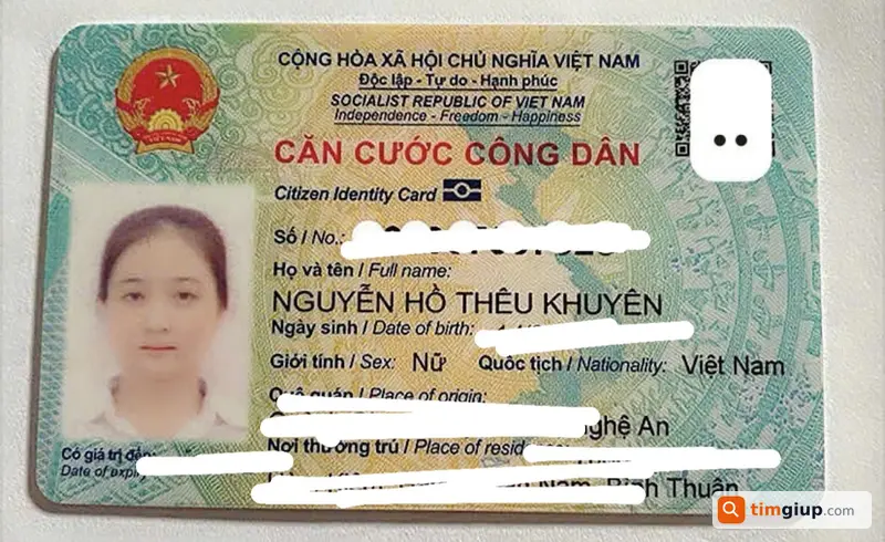 Tìm Ví Màu Hồng Có Giấy Tờ Nguyễn Hồ Thêu Khuyên Ở Đà Lạt