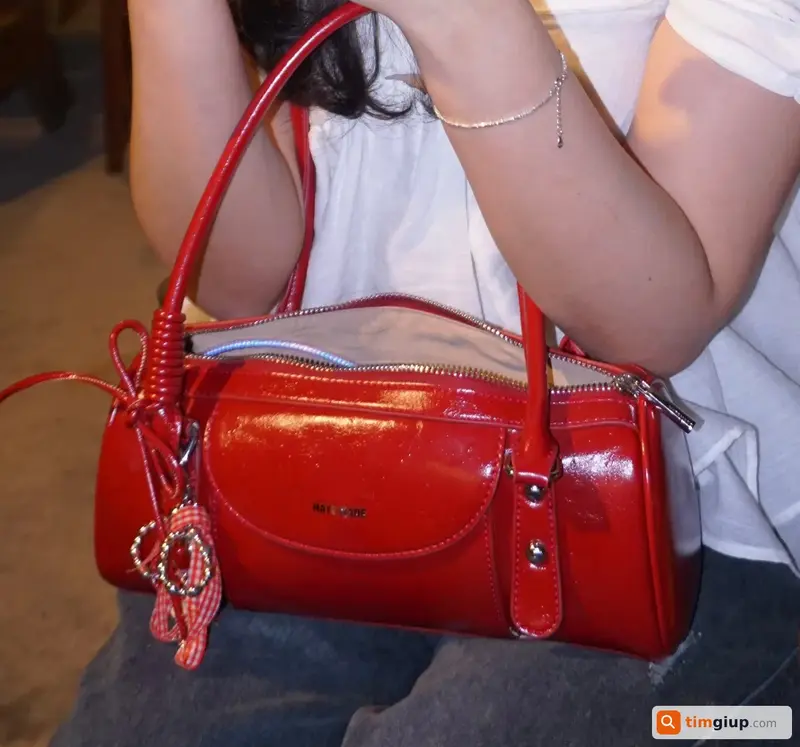 Tìm túi xách và giấy tờ tên Nguyễn Ái Ny tại TP.HCM