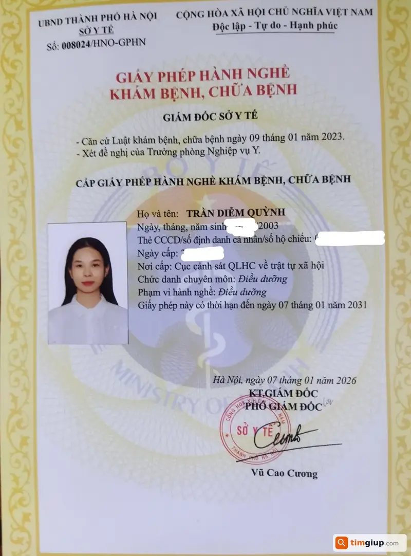 Tìm túi quà chứa giấy tờ, bằng cấp của Trần Diễm Quỳnh