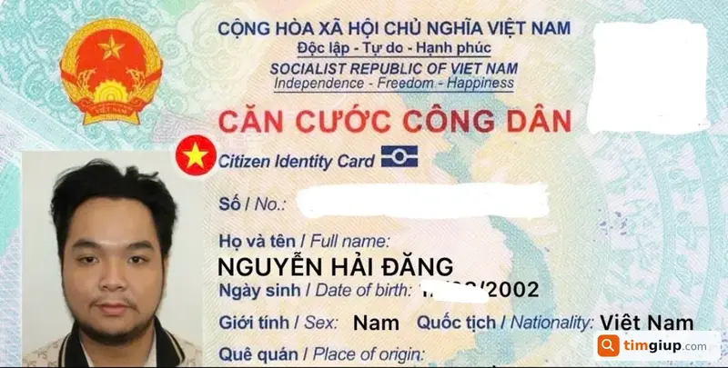 Tìm ví gập màu đen đánh rơi tại Quận 1, TP.HCM