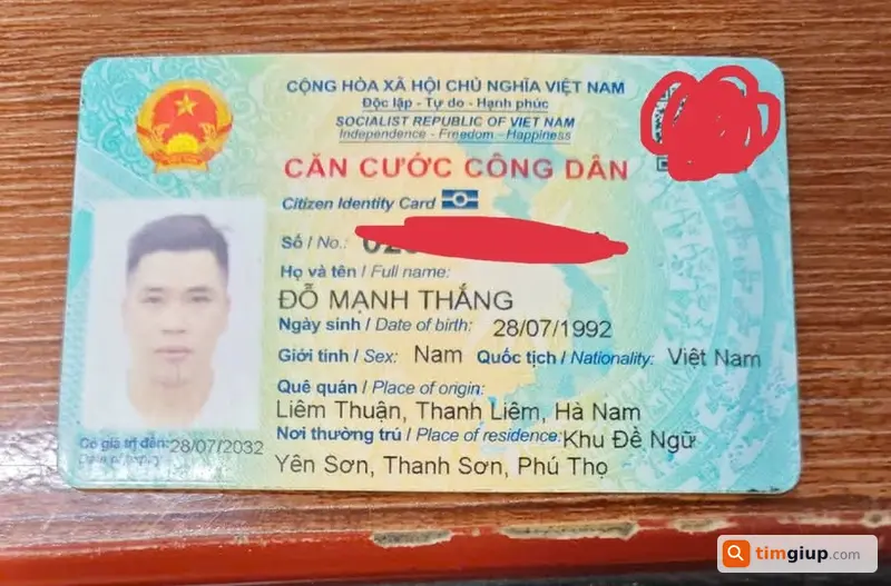Mất ví tại phố Tam Khương Hà Nội tối 17/4 cần tìm lại