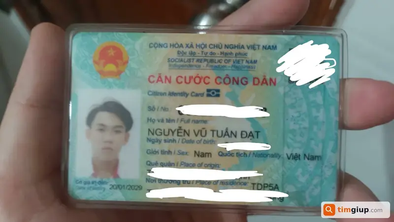 Tìm giấy tờ tùy thân của Nguyễn Vũ Tuấn Đạt tại TP.HCM