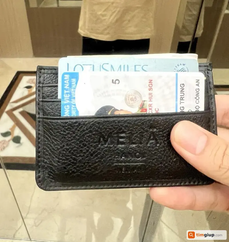 Tìm ví chứa giấy tờ tùy thân của anh Nguyễn Quang Trung tại Hà Nội