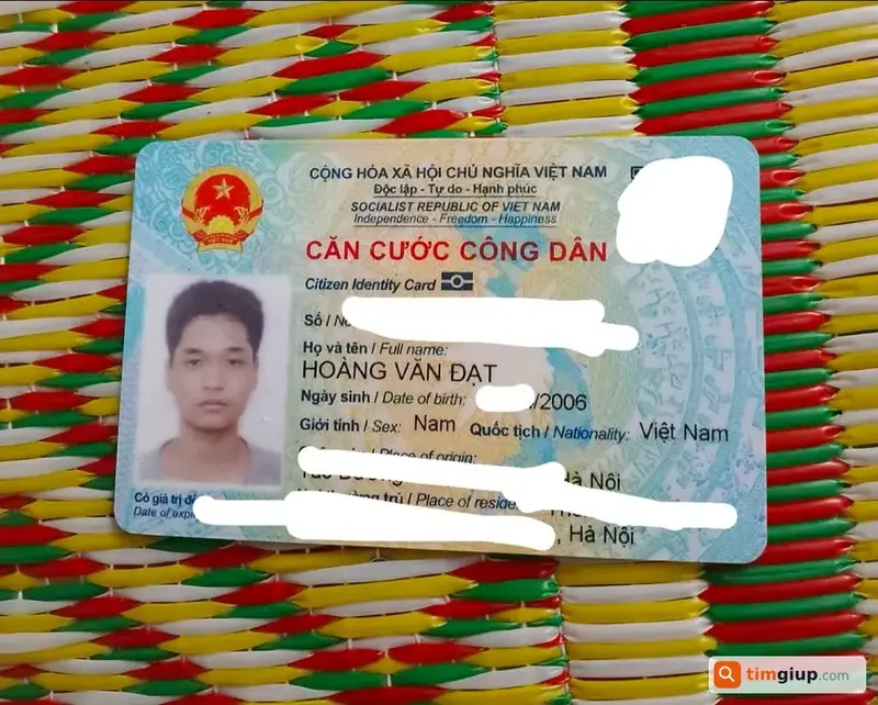 Tìm ví màu đen chứa giấy tờ tùy thân của Hoàng Văn Đạt tại Đống Đa, Hà Nội