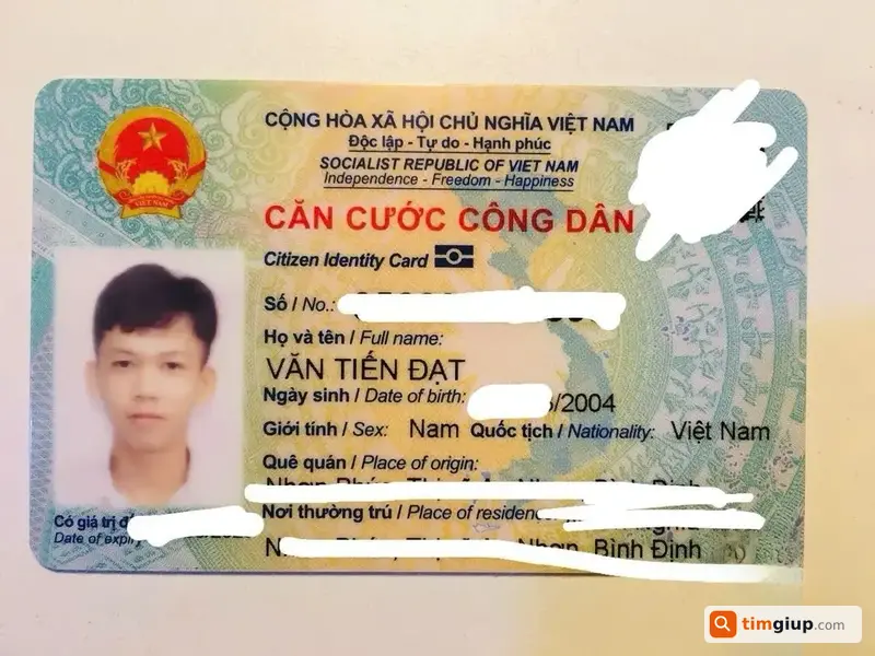 Tìm Ví Màu Xanh Lá Cùng Giấy Tờ Tên Văn Tiến Đạt Ở Tp.hcm