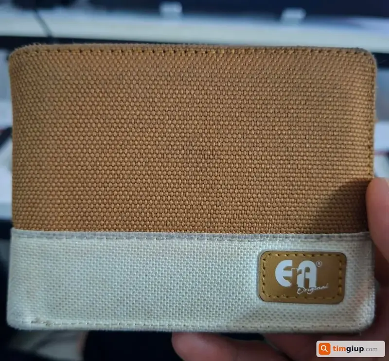 Tìm ví màu đen hiệu Era của anh Phạm Văn Phong tại TP.HCM