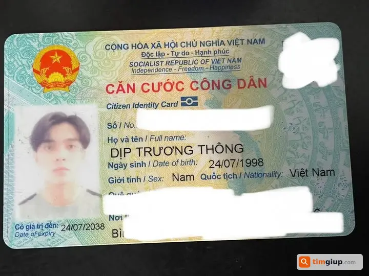 Tìm ví màu nâu chứa CCCD tên Dịp Trương Thông tại Quận 10