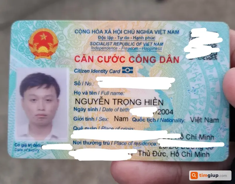 Tìm ví màu đen và giấy tờ rơi tại Quận 2, TP.HCM